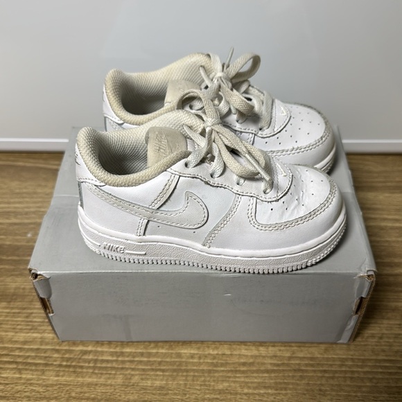 Air Forces size 7C - Picture 2 of 3